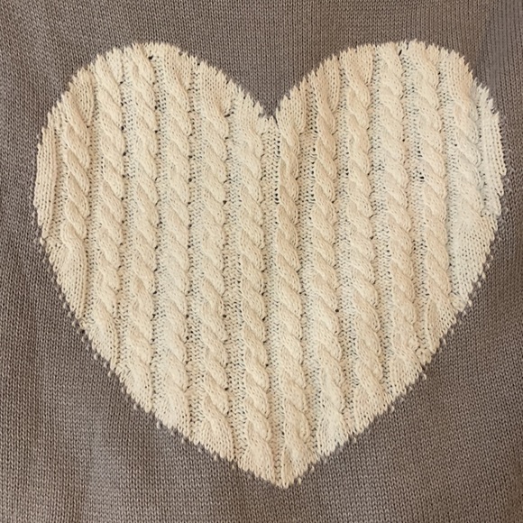 YEMAK Women's Long Sleeve Crewneck Cute Heart Cable Knit Pullover Sweater - Picture 5 of 6